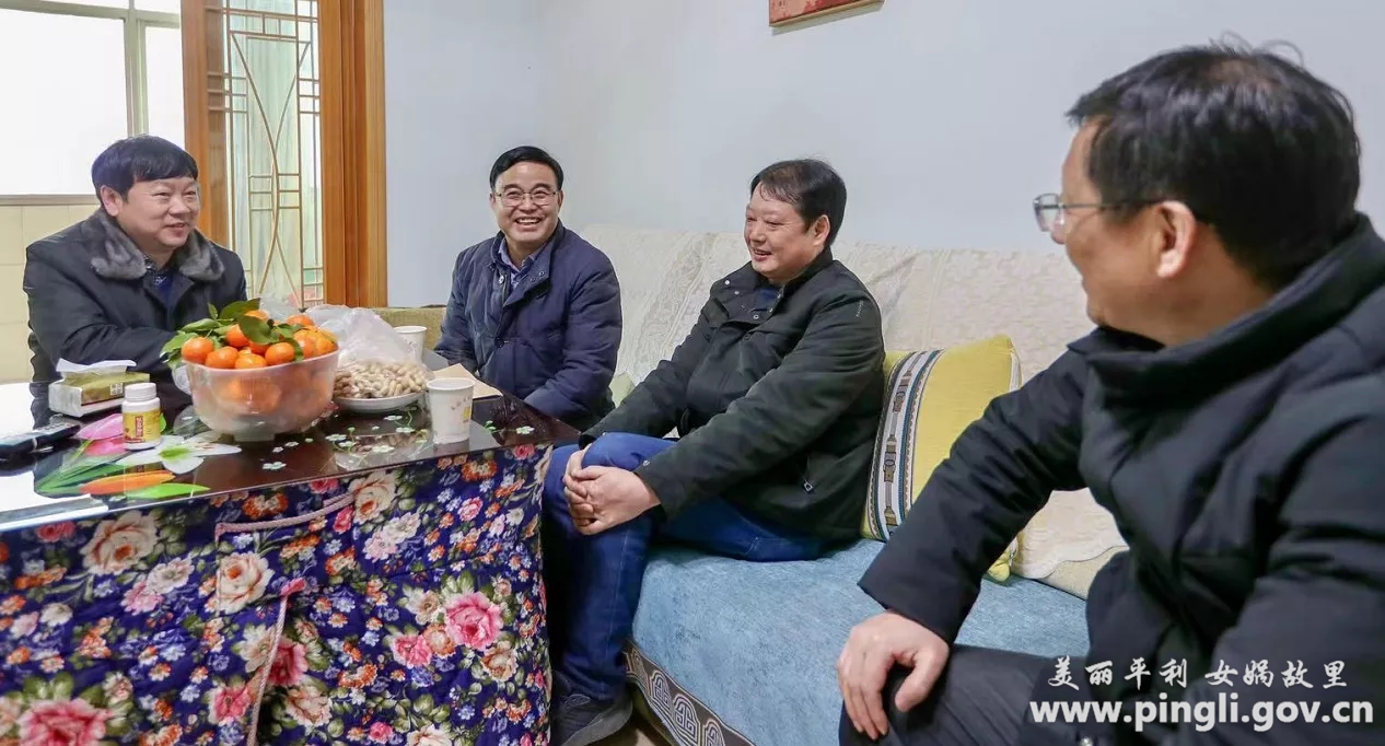 市人大常委会副主任,县委书记郑小东开展春节前走访慰问活动
